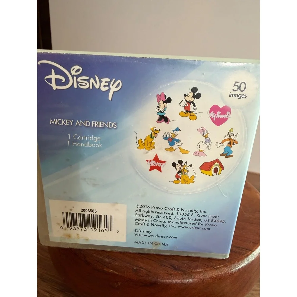 VTG Cricut Disney Mickey and Friends Cartridge Complete Handbook 50 Images